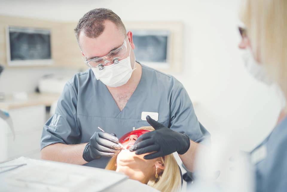 Chirurgiczne usuwanie zębów Katowice